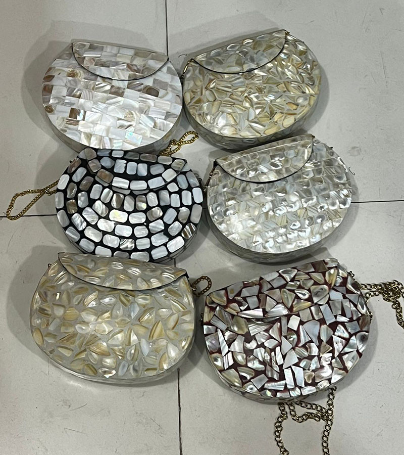 High Quality Shell  Beads Work Ladies Fashion Metal  Purses GC-BG-849