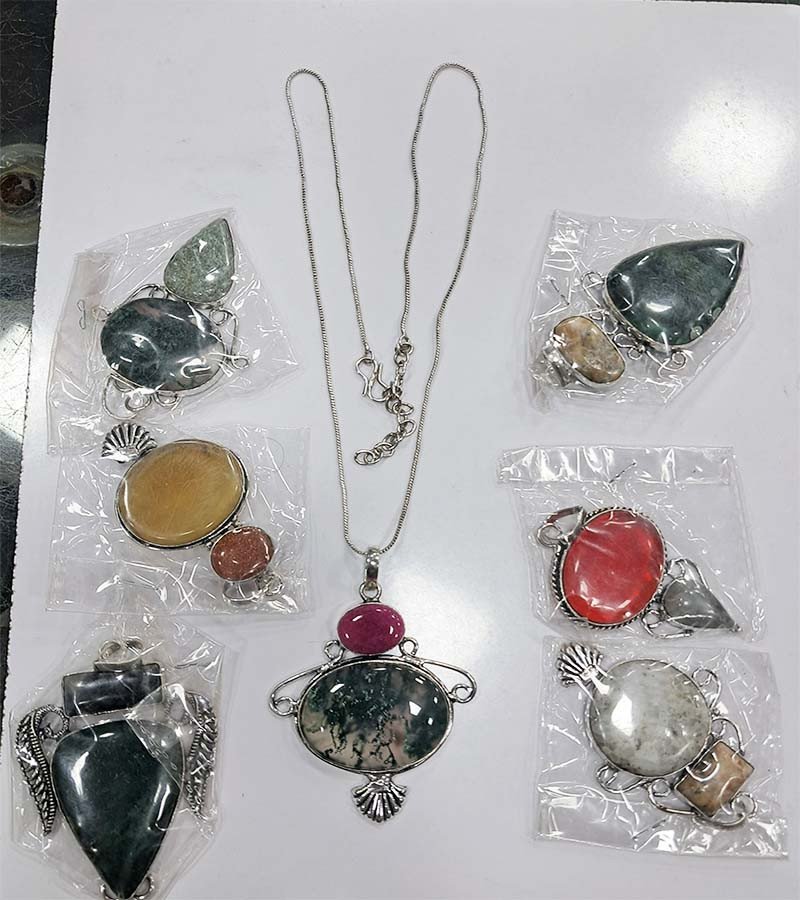 Stone Beads Brass Pendent Necklaces GC-NK-599