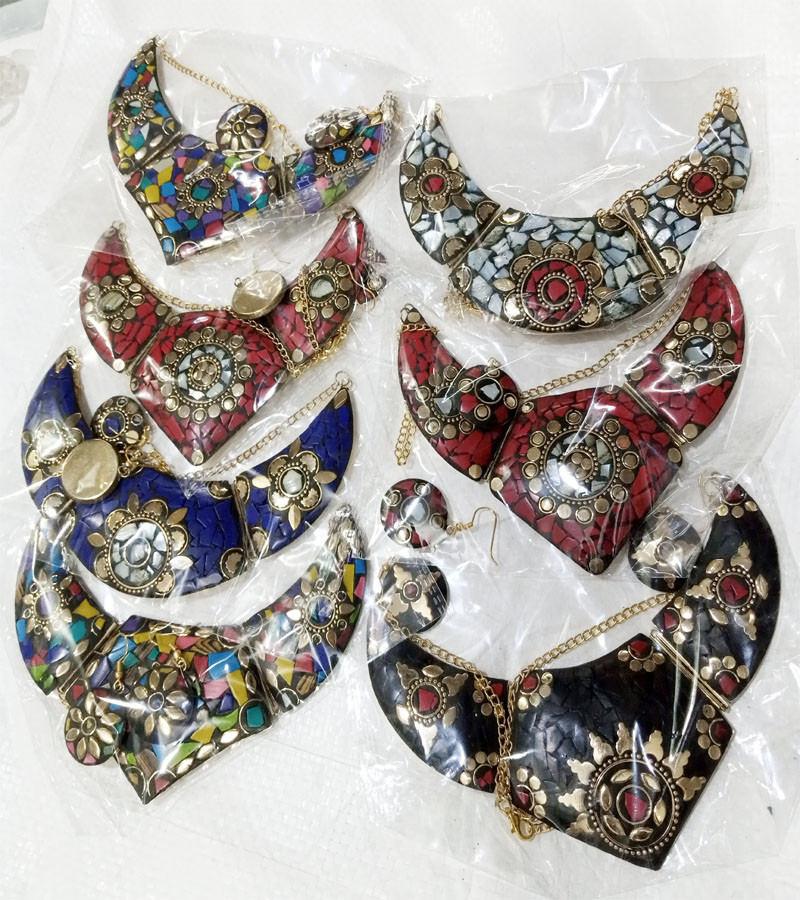 Mosaic Beads Work Ladies Fashion Jewelry Necklaces- Earrings Sets GC-NK-437